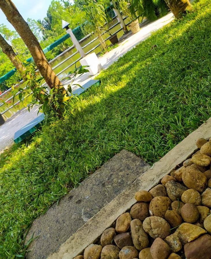 River Side Holiday Inn Weligama Exterior foto
